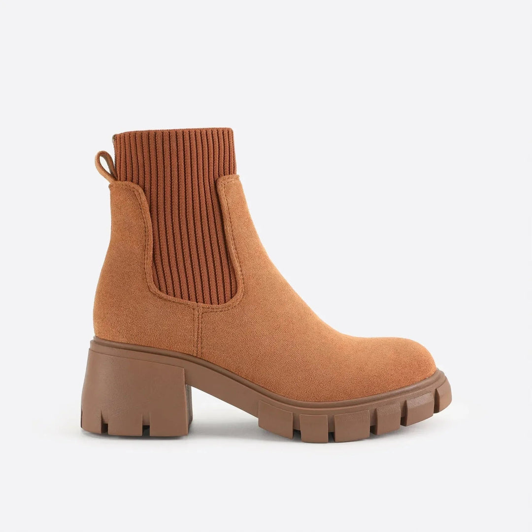 Effortless Chelsea Boots