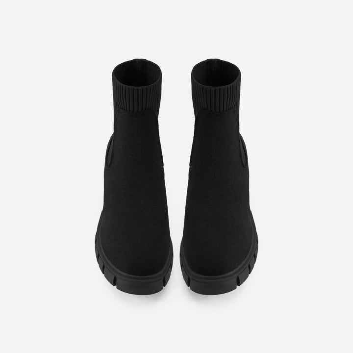 Effortless Chelsea Boots